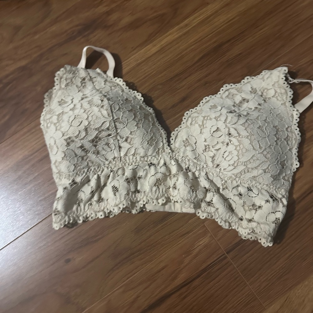 Momanda Lace nursing Bralette in Cream